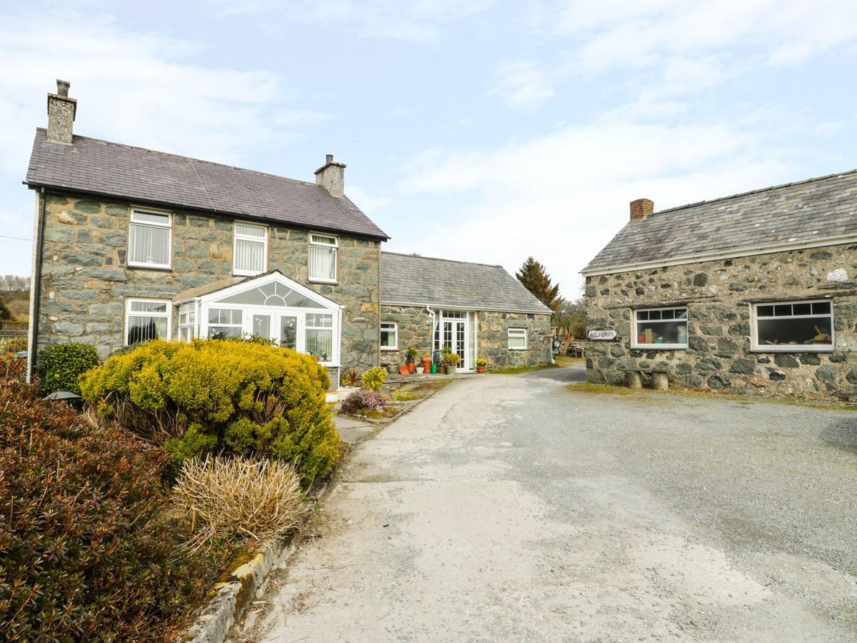 Bwthyn Ael Y Bryn Villa Dolbenmaen Exterior photo